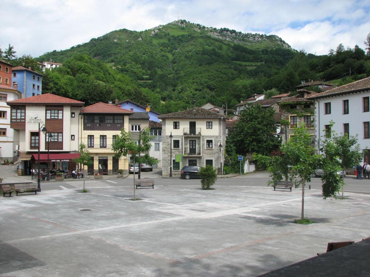 Hotel Rural La Plaza Caso Ngoại thất bức ảnh