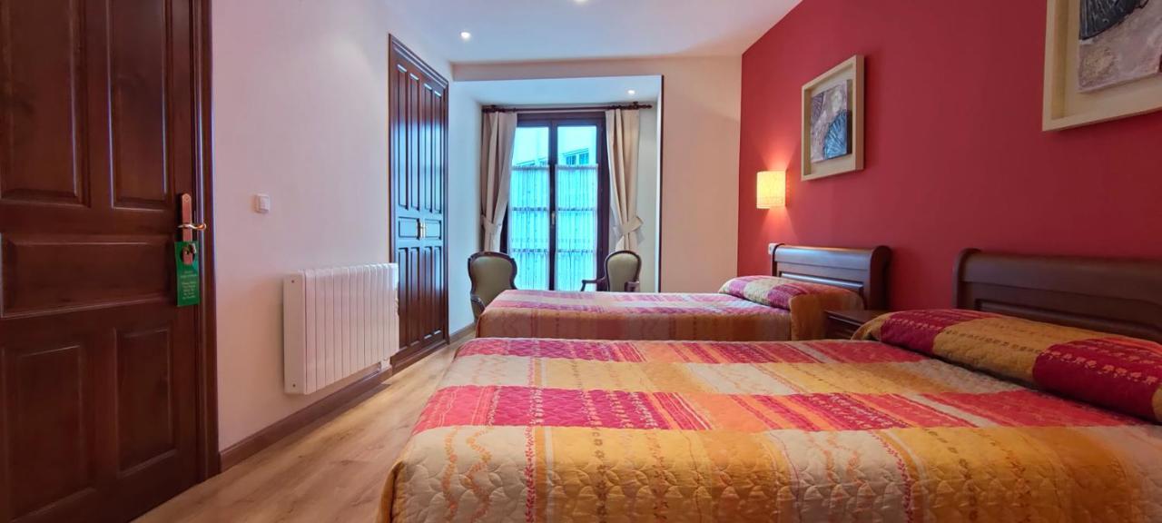 Hotel Rural La Plaza Caso Ngoại thất bức ảnh