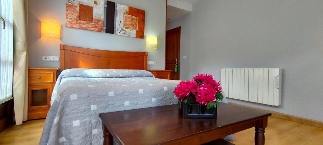 Hotel Rural La Plaza Caso Ngoại thất bức ảnh