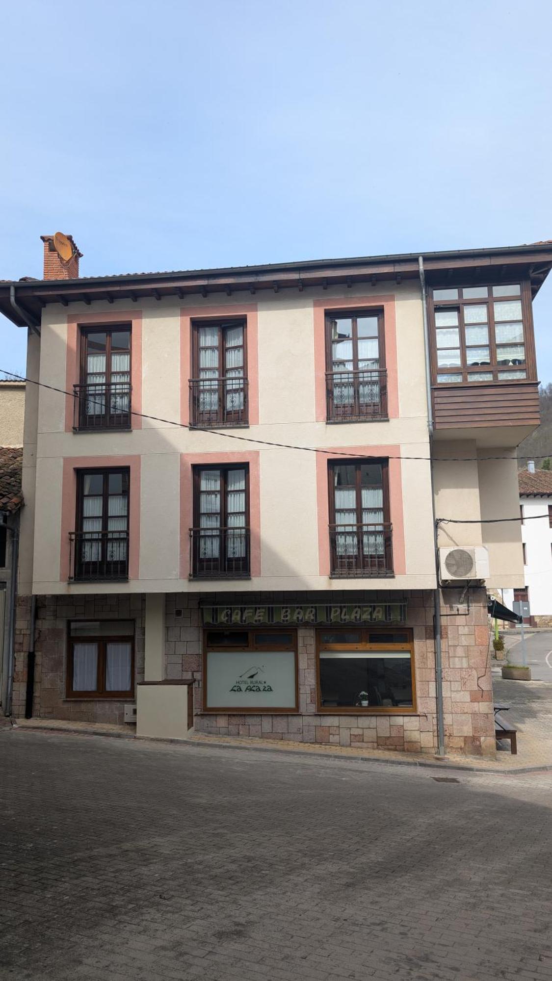 Hotel Rural La Plaza Caso Ngoại thất bức ảnh